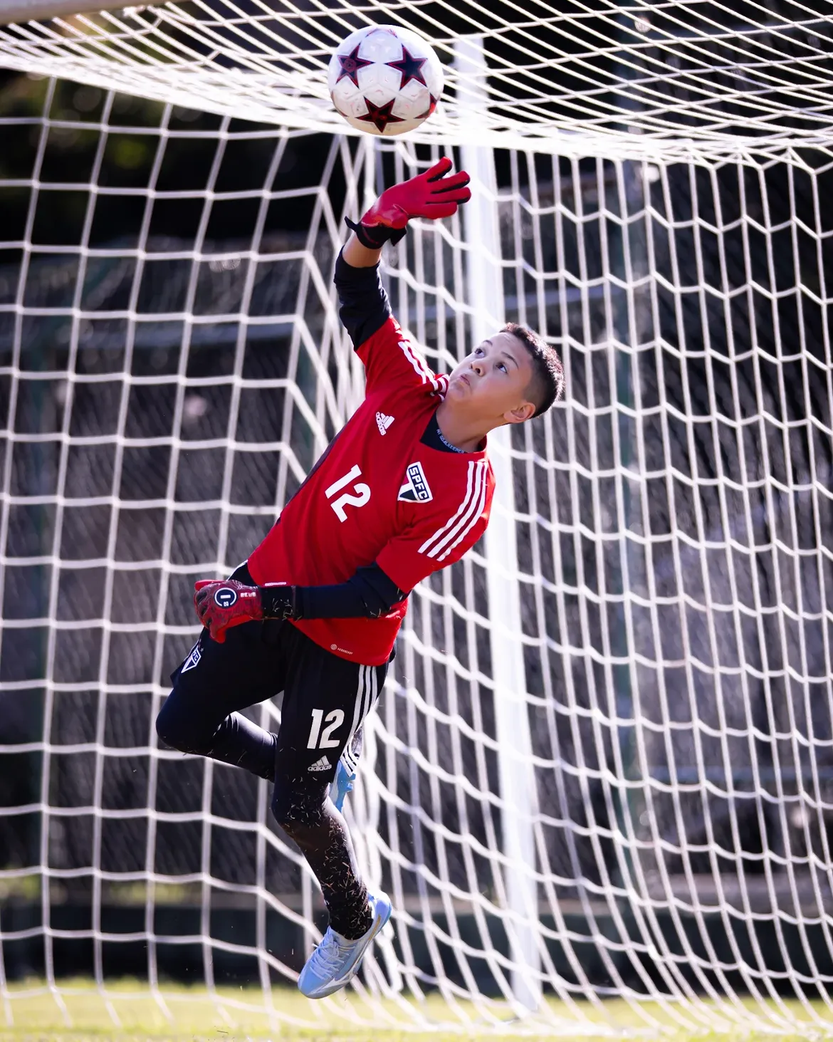 João Miguel, 10 anos, goleiro do São Paulo FC